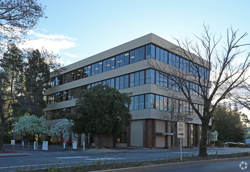 More Photos Of 800 S Broadway, Walnut Creek Office For Lease