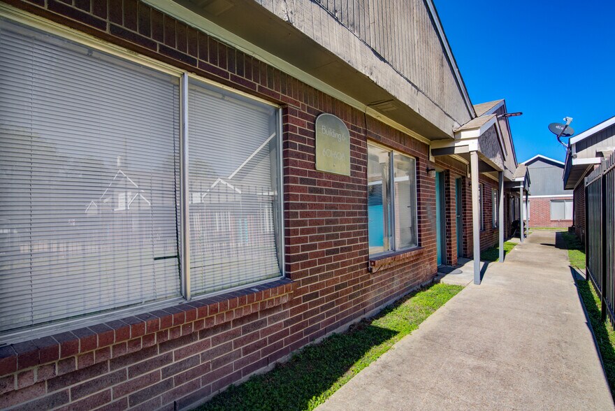 More Photos Of 4107 Almeda Genoa Rd, Houston Apartments For Sale