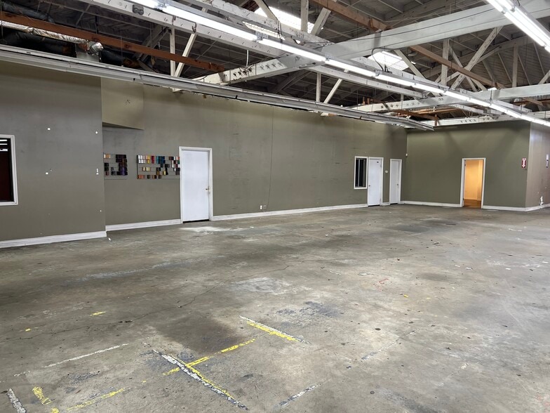 More Photos Of 146 W 21st St, Los Angeles Manufacturing For Sale