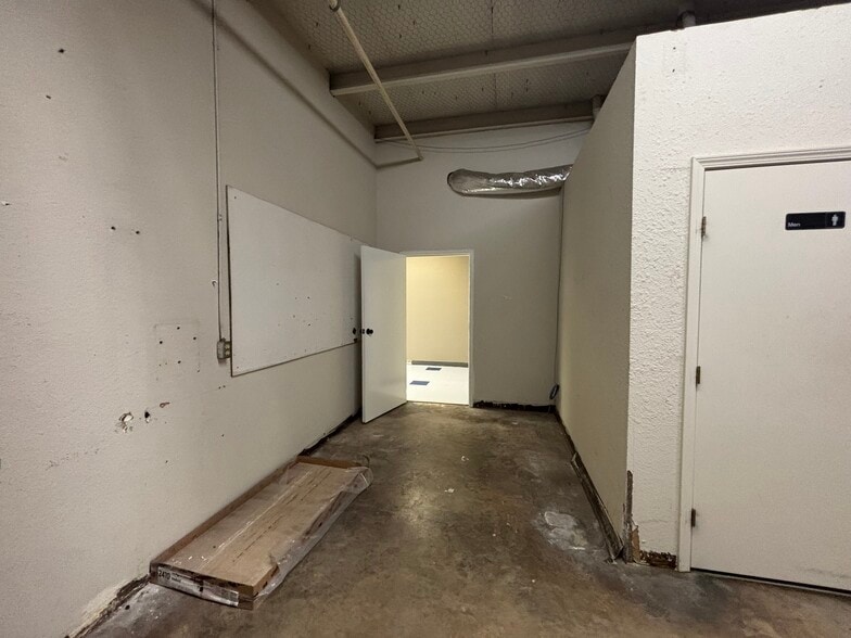 More Photos Of 920 W Loop 281, Longview Freestanding For Lease