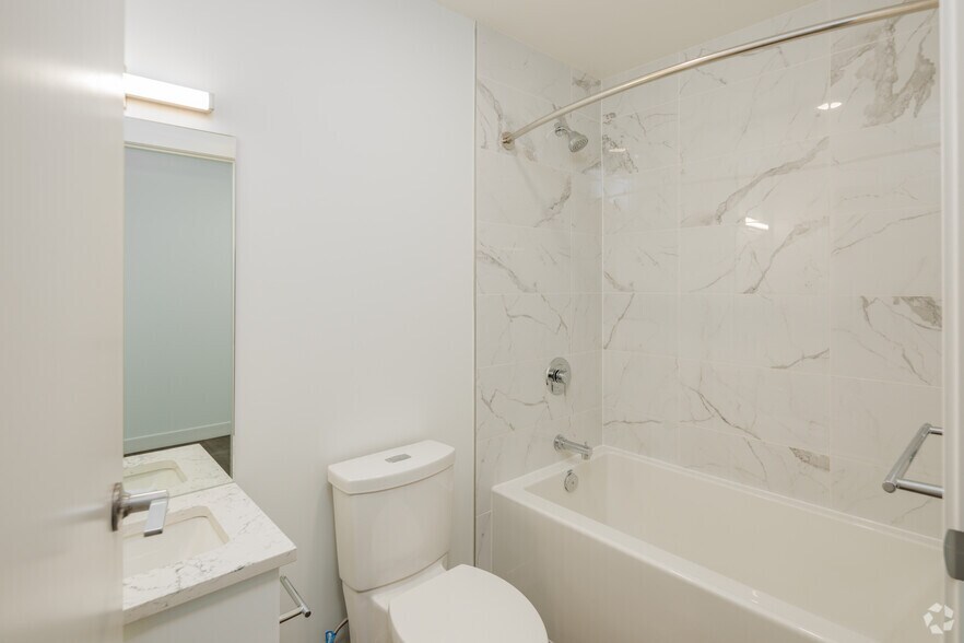 More Photos Of 233 Kennedy St, Winnipeg Apartments For Lease