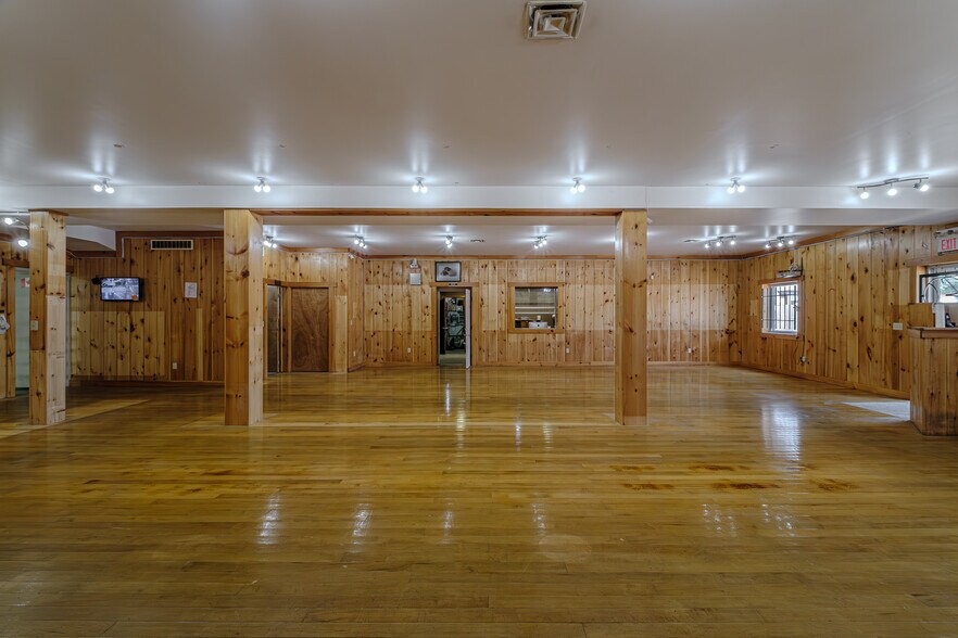 More Photos Of 316 Queensway W, Simcoe Storefront Retail Office For Sale