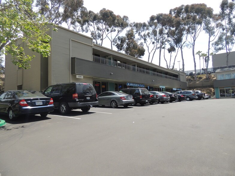 More Photos Of 3211 Holiday Ct, La Jolla Unknown For Lease