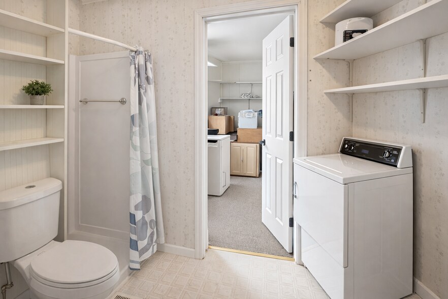 More Photos Of 328 Tellico St, Madisonville Office For Sale