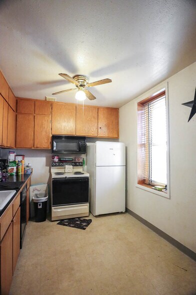 More Photos Of 16 N Main St, Payette Storefront Retail Residential For Sale