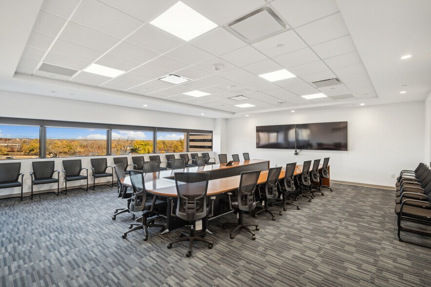 More Photos Of 101 E River Dr, East Hartford Office For Lease