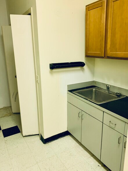 More Photos Of 2310 Settlers Way Blvd, Sugar Land Freestanding For Lease