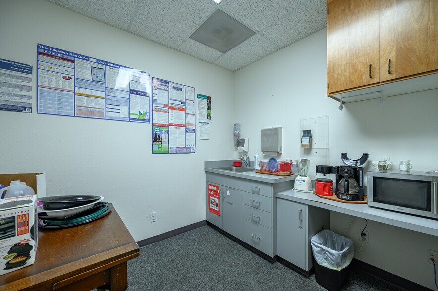 More Photos Of 308 N Villa Rd, Newberg Medical For Lease