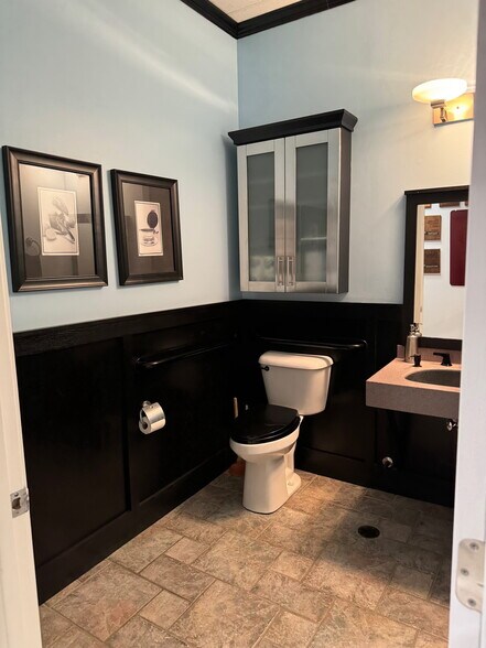 More Photos Of 2160 S 6th St, Springfield Industrial For Sale