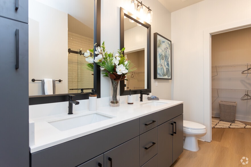 More Photos Of 930 W Mallard Creek Church Rd, Charlotte Apartments For Lease