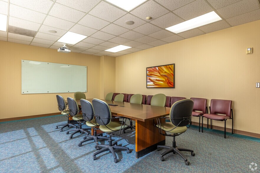 More Photos Of 3802-3806 Interstate 27, Lubbock Office For Sale