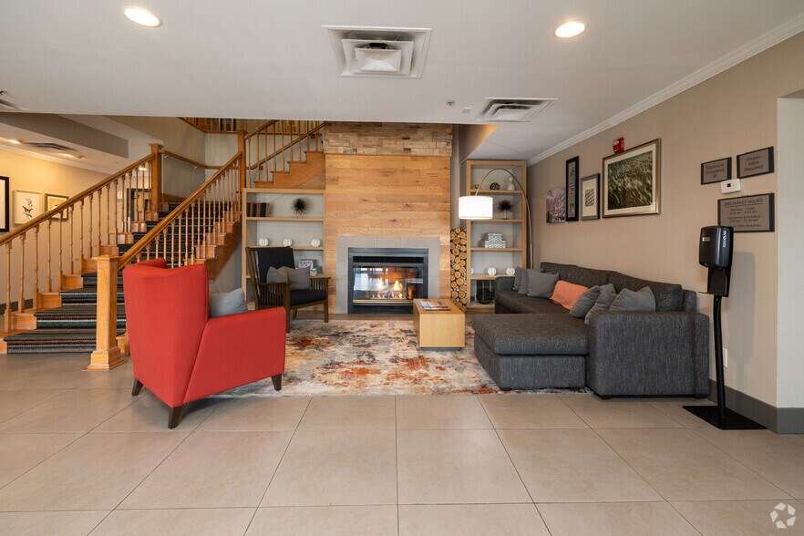 More Photos Of 541 W Dussel Dr, Maumee Hotel For Sale