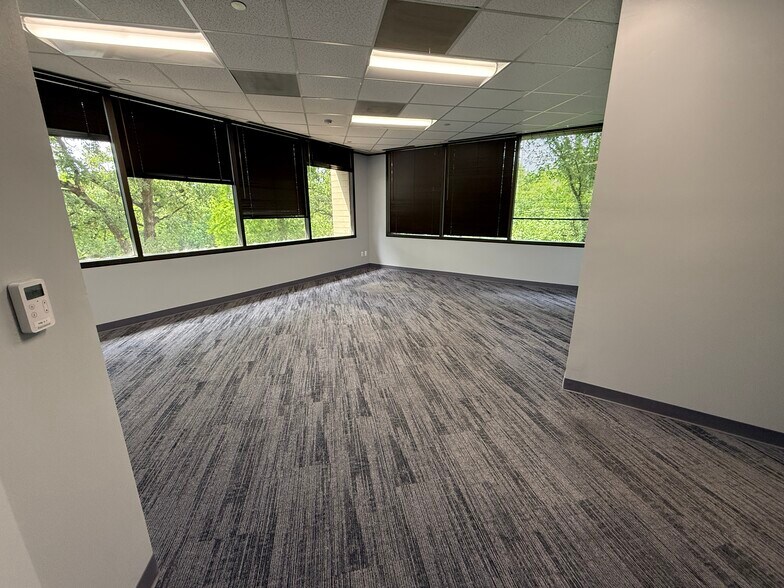 More Photos Of 2170 Buckthorne Pl, The Woodlands Office For Lease