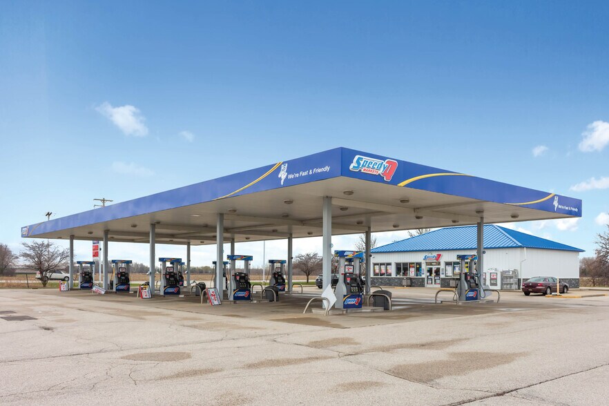 Primary Photo Of 7484 Westside Saginaw Rd, Bay City Service Station For Sale