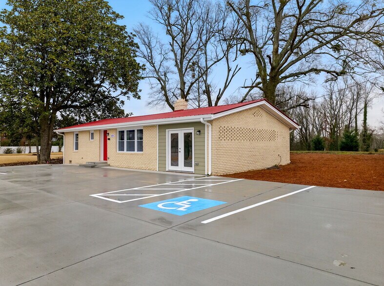 More Photos Of 3473 Atlanta Hwy, Flowery Branch Office For Sale