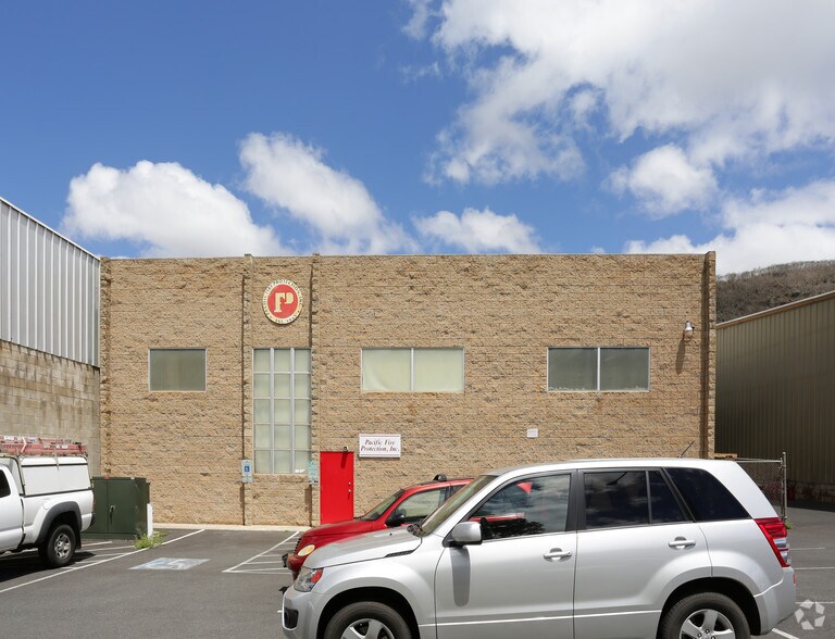 More Photos Of 96-1358 Waihona St, Pearl City Warehouse For Sale