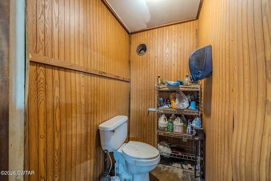 More Photos Of 308 W Main St, Bradford Auto Repair For Sale