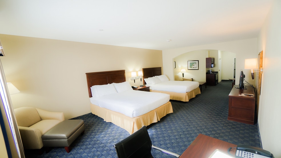 More Photos Of 3119 Perryton Pkwy, Pampa Hotel For Sale