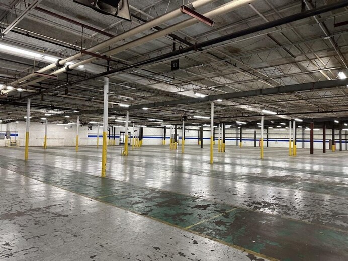 More Photos Of 133 Scanlan St, Newton Distribution For Lease