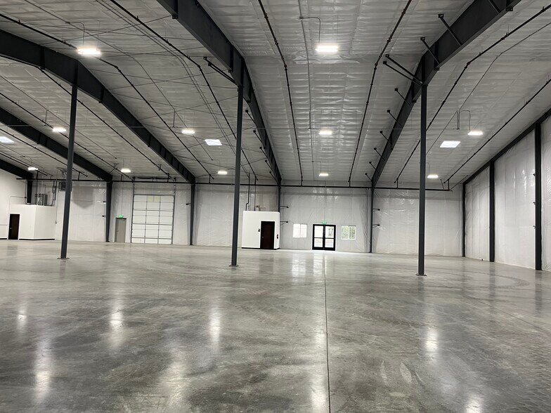 More Photos Of 1400-1442 W Smith Rd, Ferndale Industrial For Sale