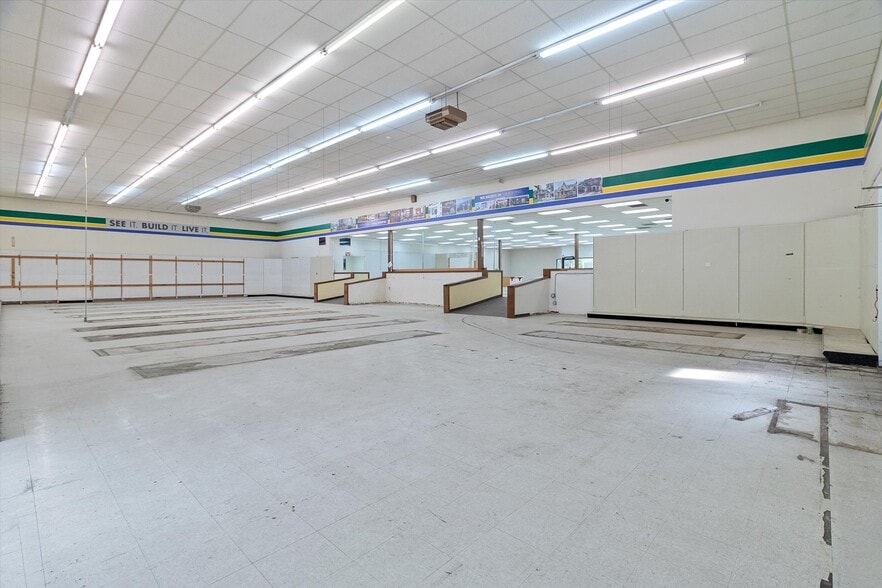 More Photos Of 6305 SW Highway 101, Lincoln City Warehouse For Sale