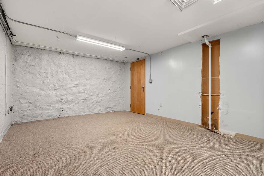 More Photos Of 285-285 Belmont St, Belmont General Retail For Sale