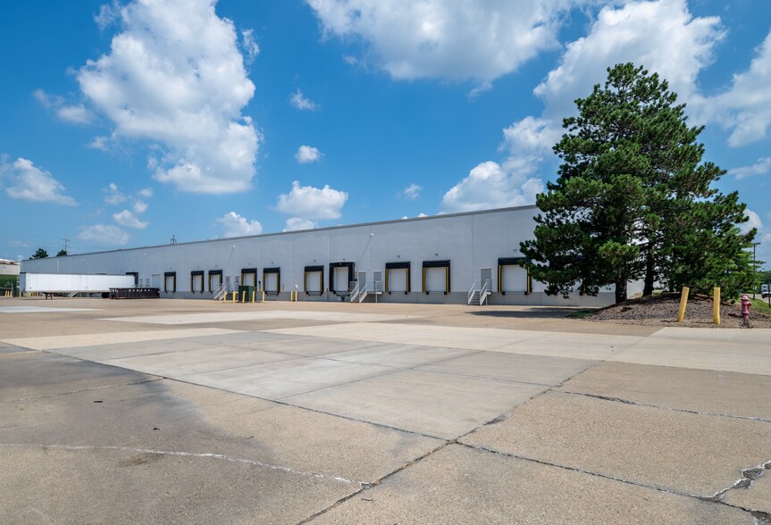 More Photos Of 7107 Industrial Rd, Florence Unknown For Lease