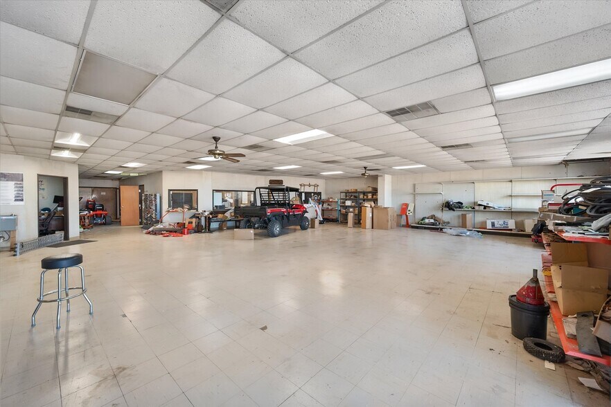 More Photos Of 3151 Int 45 E hwy, Corsicana Warehouse For Sale