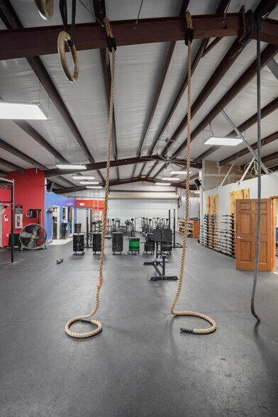 More Photos Of 140 NE Yellow Pine Ave, Madison Restaurant For Sale