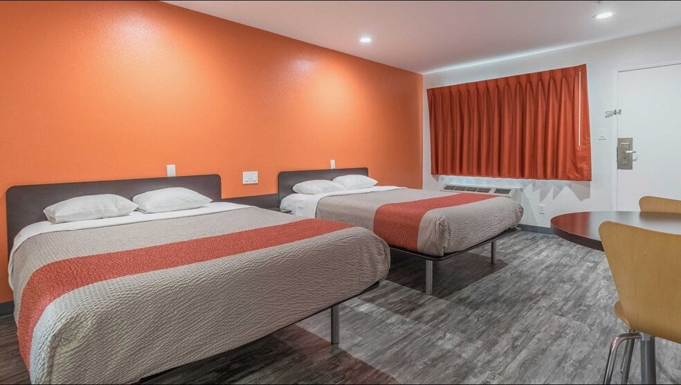 More Photos Of 1350 W Main St, Barstow Hotel For Sale