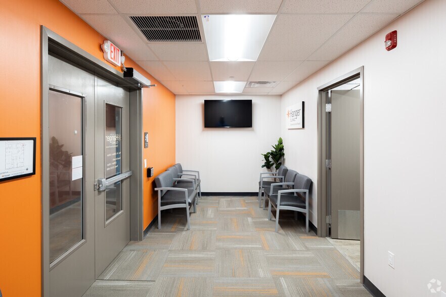 More Photos Of 361 Highland Ave, Glenside Office For Sale