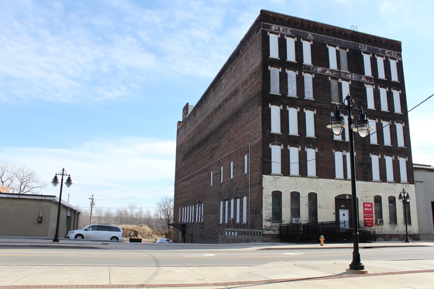 More Photos Of 840 SW Washington St, Peoria Warehouse For Sale