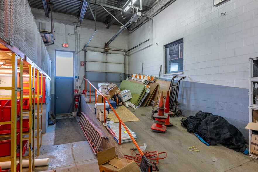 More Photos Of 3946 Indian Ripple Rd, Dayton Warehouse For Lease