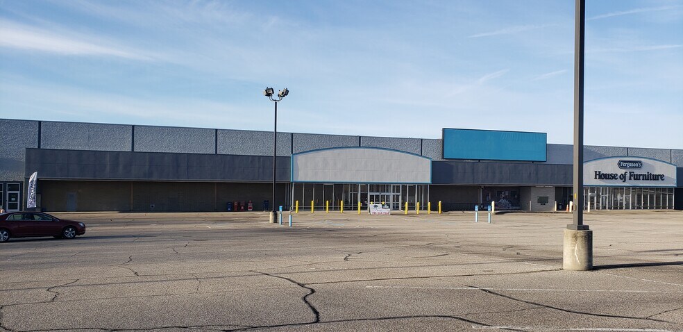 More Photos Of 150 Main St, Wintersville General Retail For Lease