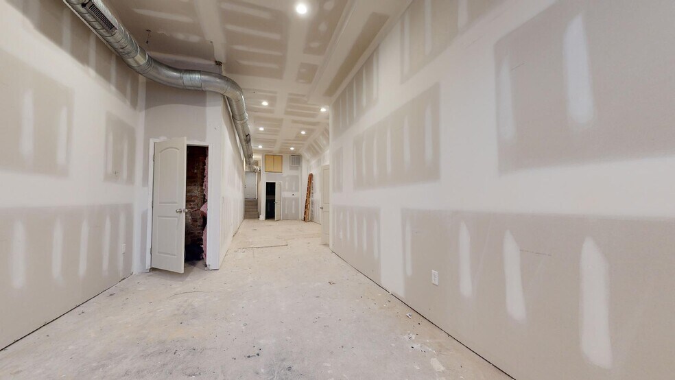 More Photos Of 1030 Hollins St, Baltimore Storefront Retail Office For Lease