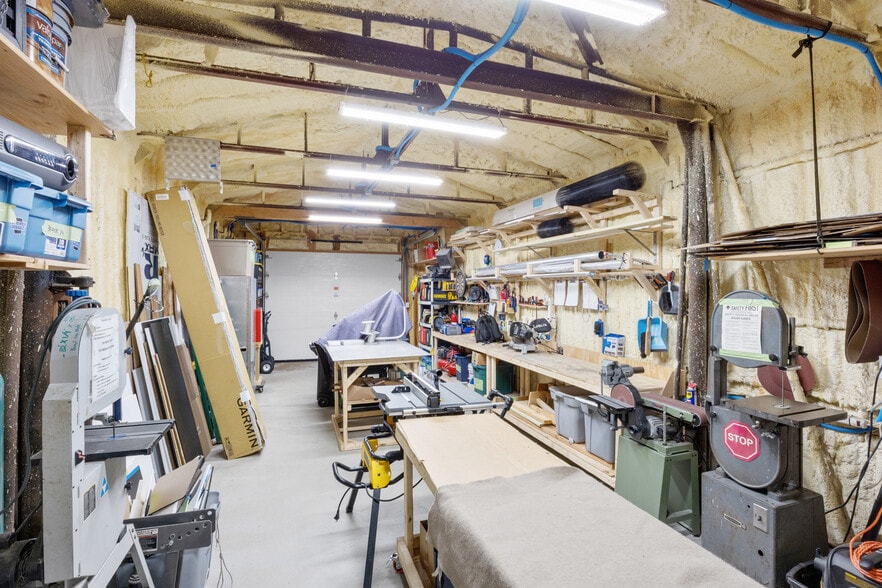 More Photos Of 296 N Main St, Sayville Industrial For Sale