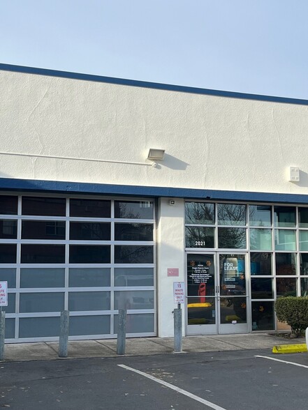 Primary Photo Of 2021-2033 NE Martin Luther King Jr Blvd, Portland Freestanding For Lease