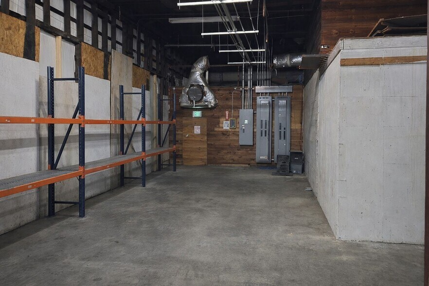 More Photos Of 432 N Royal St, Jackson Warehouse For Lease
