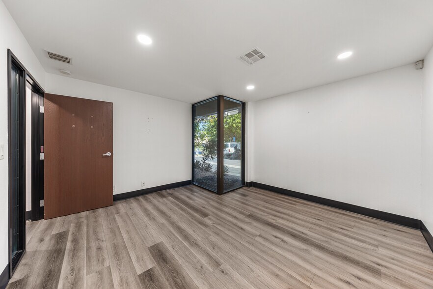 More Photos Of 23282 Peralta Dr, Laguna Hills Warehouse For Sale