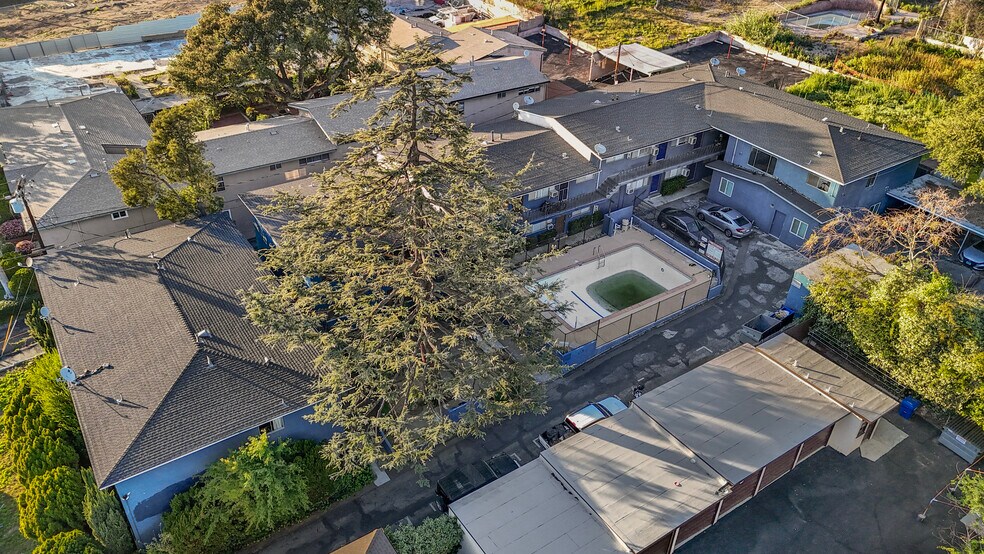 More Photos Of 755-757 E Pine St, Altadena Apartments For Sale