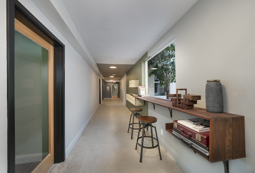 More Photos Of 804 NW 21st Ter, Miami Loft Creative Space For Lease