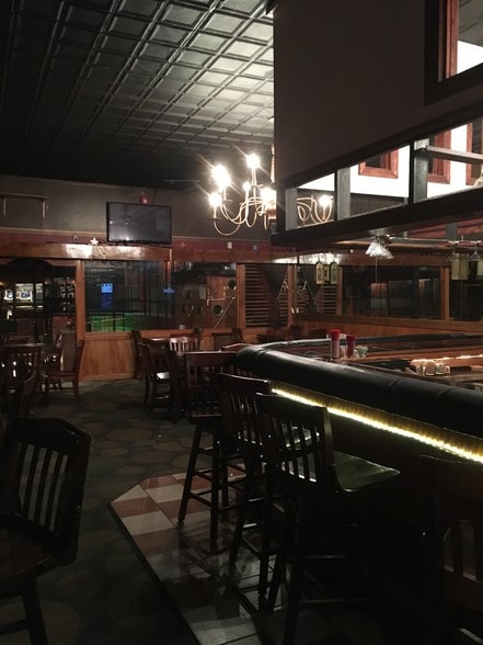 More Photos Of 304-308 N Burdick St, Kalamazoo Bar For Sale