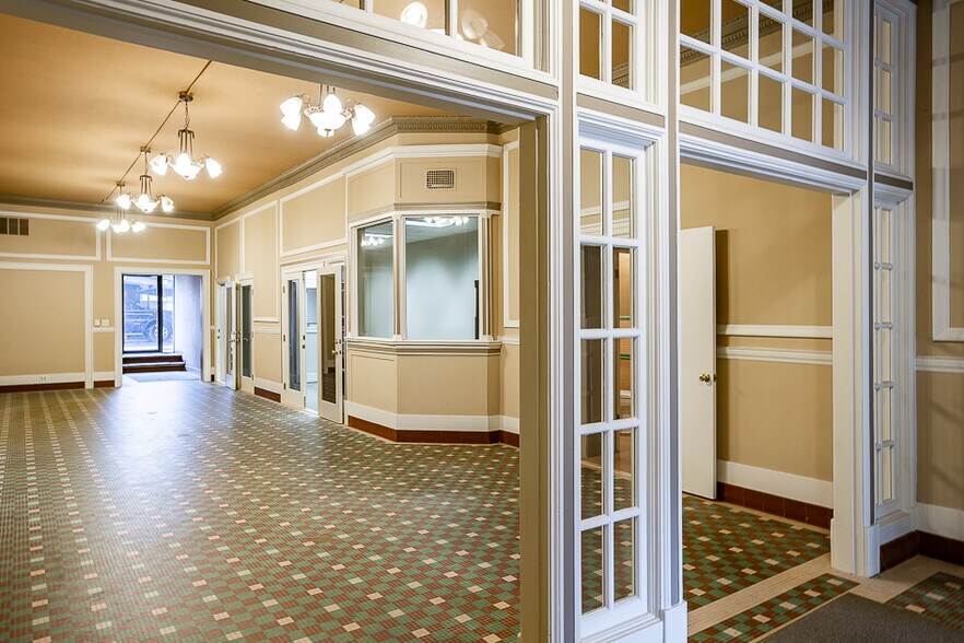 More Photos Of 100 W Washington Ave, Jackson Medical For Sale