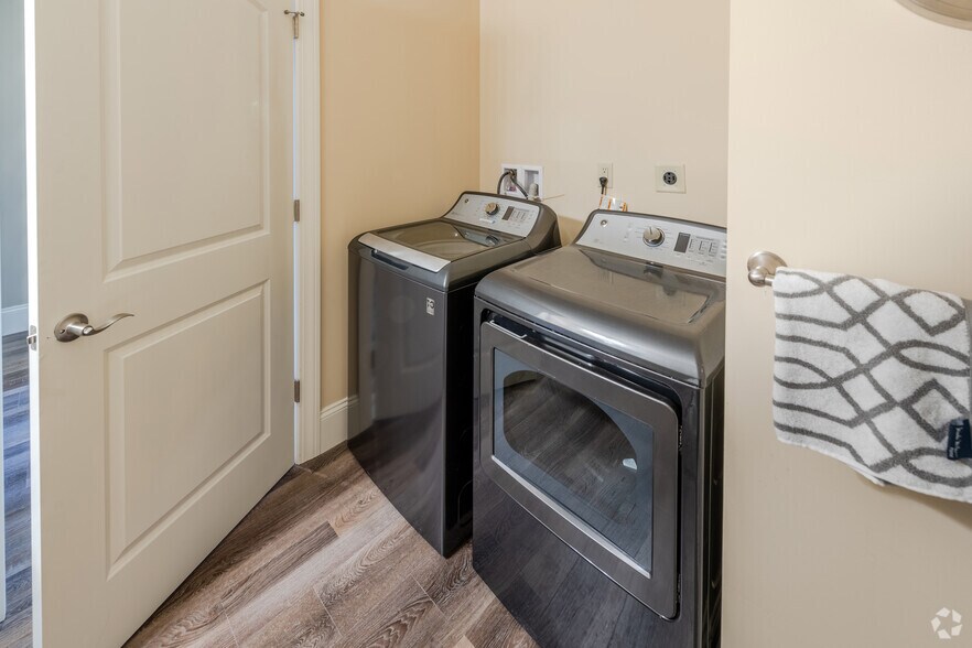 More Photos Of 12 Eagle St, Providence Apartments For Lease