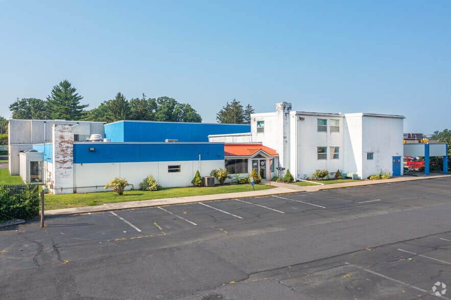 More Photos Of 151 S 14th St, Quakertown Health Club For Lease