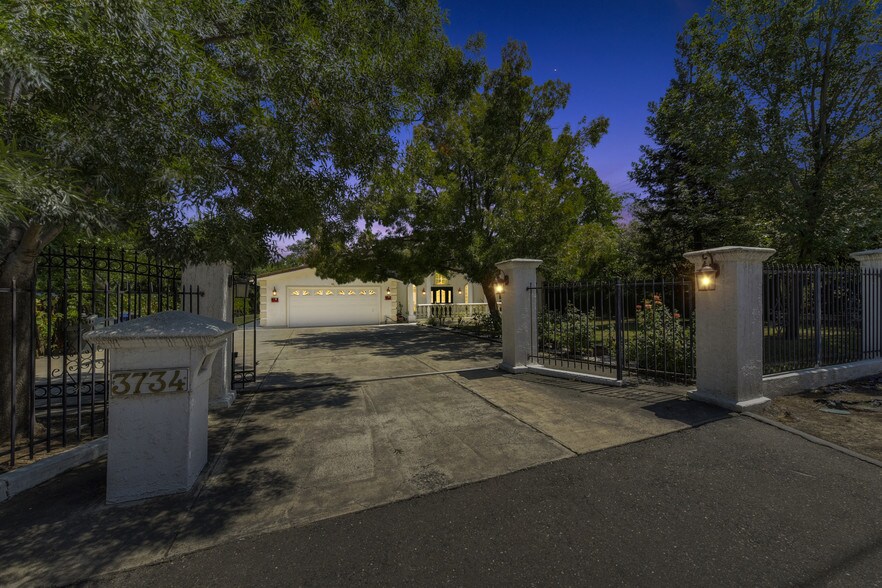 More Photos Of 3734 Hollister Ave, Carmichael Assisted Living For Sale