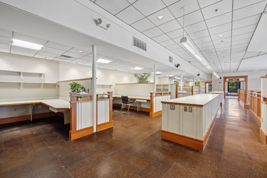 More Photos Of 42-46 Main St, Keene Loft Creative Space For Lease