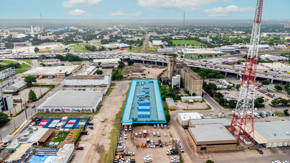 More Photos Of 3215 Hickory St, Dallas Self Storage For Sale