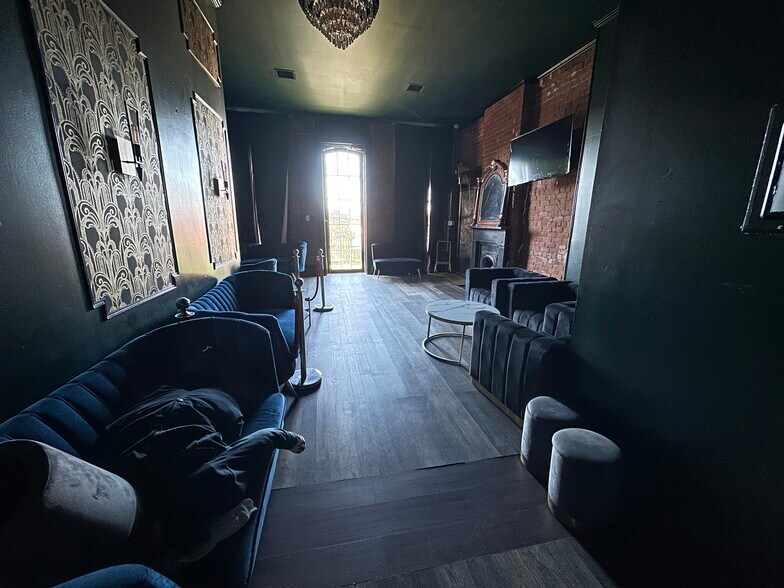 More Photos Of 1910 Magazine St, New Orleans Storefront Retail Residential For Lease