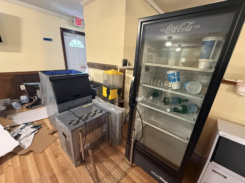 More Photos Of 8063 Old US 421, Lillington Restaurant For Sale